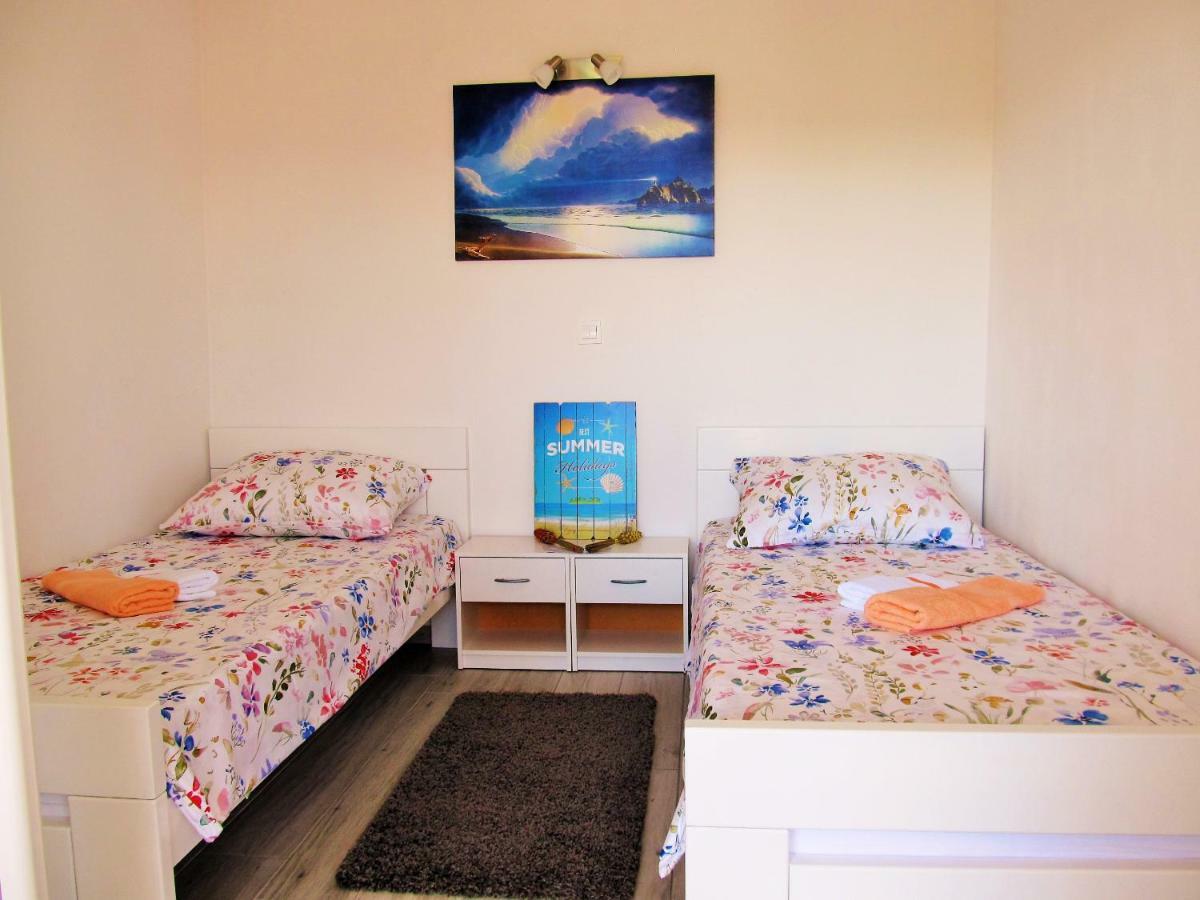 Apartmani Mala Sirena Maslenica Bagian luar foto