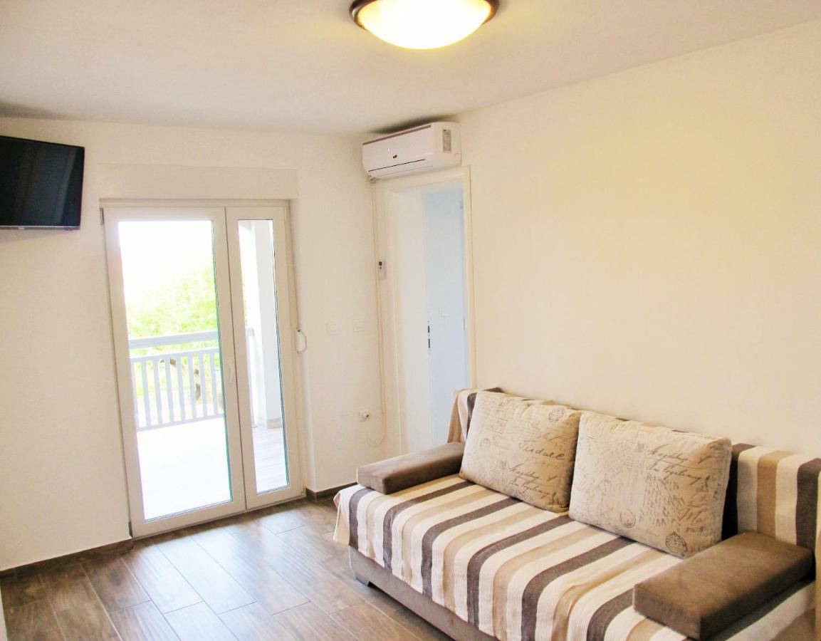 Apartmani Mala Sirena Maslenica Bagian luar foto